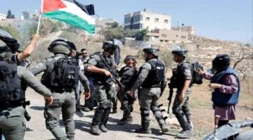 فلسطينيون يحتجون على عملية عسكرية إسرائيلية في الضفة الغربية فلسطينيون يحتجون على عملية عسكرية إسرائيلية في الضفة الغربية