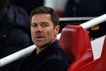 ألونسو يدعم إستيفاو قبل مباراة تشيلسي أمام مانشستر يونايتد