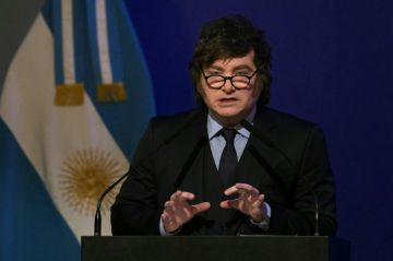 قاض أرجنتيني يرفض دعوى ضد ميلي بشأن عملية احتيال مزعومة في مجال العملات المشفرة قاض أرجنتيني يرفض دعوى ضد ميلي بشأن عملية احتيال مزعومة في مجال العملات المشفرة