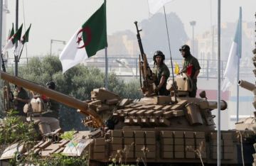 الرئيس الجزائري يأمر بإرسال وحدات من الجيش إلى النيجر الرئيس الجزائري يأمر بإرسال وحدات من الجيش إلى النيجر
