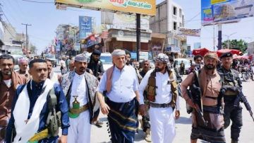 محافظ تعز يفر بعد إفراغ حساباتها محافظ تعز يفر بعد إفراغ حساباتها
