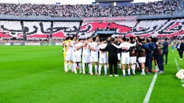 الزمالك لمصالحة جماهيره.. وبيراميدز لتأكيد أن لقب 2025 لم يكن صدفة الزمالك لمصالحة جماهيره.. وبيراميدز لتأكيد أن لقب 2025 لم يكن صدفة