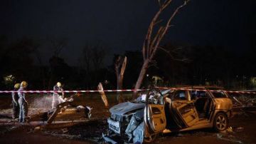 ضربة روسية تلحق أضرارا بجسر رئيسي في كييف ضربة روسية تلحق أضرارا بجسر رئيسي في كييف