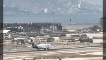 كيف ردت الحكومة على استهداف مليشيا الحوثي مطار عدن وقصر المعاشيق بصواريخ باليستية كيف ردت الحكومة على استهداف مليشيا الحوثي مطار عدن وقصر المعاشيق بصواريخ باليستية