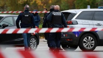 آلاف يتجمعون لتأبين ضحايا هجوم استهدف مسلمين وأفارقة بباريس آلاف يتجمعون لتأبين ضحايا هجوم استهدف مسلمين وأفارقة بباريس