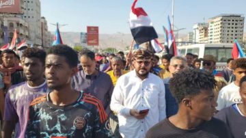 زحف جماهيري نحو ساحة القرار بحضرموت للمشاركة بمليونية التعبئة زحف جماهيري نحو ساحة القرار بحضرموت للمشاركة بمليونية التعبئة