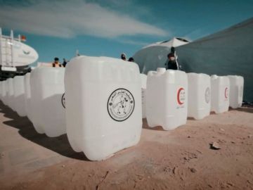 الإمارات تواصل دعم غزة بالمياه عبر الفارس الشهم 3 الإمارات تواصل دعم غزة بالمياه عبر الفارس الشهم 3