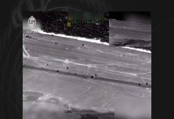 التحالف ينشر مشاهد لتطهير باب المندب وهروب الحوثيين بحرا تحت وطأة النيران التحالف ينشر مشاهد لتطهير باب المندب وهروب الحوثيين بحرا تحت وطأة النيران