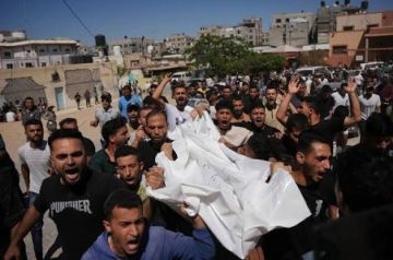 استشهاد فلسطيني وإصابة آخرين بقصف العدو الإسرائيلي خيمة في خانيونس
