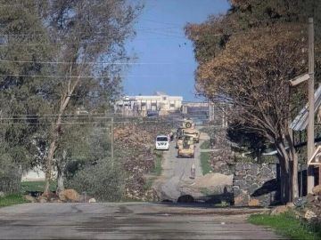 إسرائيل تقصف أطراف قرية بالقنيطرة جنوبي سوريا بقذيفة مدفعية إسرائيل تقصف أطراف قرية بالقنيطرة جنوبي سوريا بقذيفة مدفعية