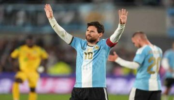 ميسي يسدل الستار على مشواره الدولي وسط دموع ومشاعر جياشة