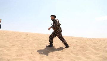العقيد ذويزن السلمي.. قائد ميداني تسبق أفعاله الأضواء العقيد ذويزن السلمي.. قائد ميداني تسبق أفعاله الأضواء