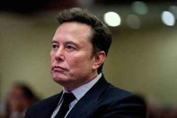 إيلون ماسك يدعو مجددا إلى رحيل زيلينسكي إيلون ماسك يدعو مجددا إلى رحيل زيلينسكي