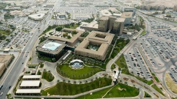 استراتيجية اليمن بقصف ركيزة الاقتصاد السعودي تلفت الأنظار عالميا استراتيجية اليمن بقصف ركيزة الاقتصاد السعودي تلفت الأنظار عالميا