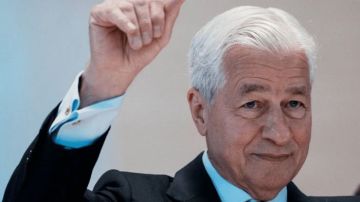 ديمون يتوقع إنفاق تريليون دولار على الذكاء الاصطناعي في عام ديمون يتوقع إنفاق تريليون دولار على الذكاء الاصطناعي في عام