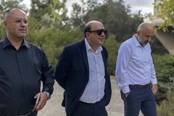 المعارض العربي الإسرائيلي سامي أبو شحادة يضطر للانسحاب من الانتخابات المعارض العربي الإسرائيلي سامي أبو شحادة يضطر للانسحاب من الانتخابات