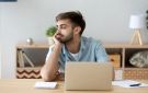 كيف تشعل تفاصيل صغيرة صراعات كبرى بين جيل Z ومديريهم في بيئات العمل؟ - ye