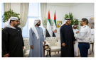 لشجاعتهم في حماية الركاب : رئيس الإمارات يكرم طاقم فلاي دبي بوسام زايد الثاني