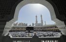 أمير سعودي يرد على تدوينة أثارت جدلا حول العمرة من الرياض