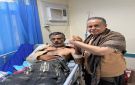 الحالمي يطمئن على الكعلولي عقب إصابته بمعارك ضد مليشيا الحوثي
