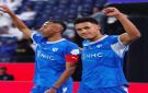 لدغة ثنائية تسقط الفتح وتعيد الهلال لقمة دوري روشن