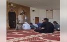 مساجد الحجرية بالتربة تلتهمها الفراغات.. صمت المصلين يفضح مشروع الدمار الحوثي