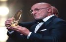 الكرة الذهبية.. دي لا فوينتي يحصد جائزة أفضل مدرب في العالم