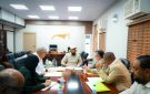 برئاسة المحافظ شيخ.. لجنة المناقصات بالعاصمة عدن تقر خمس مناقصات لتأهيل وسفلتة عدد من ...
