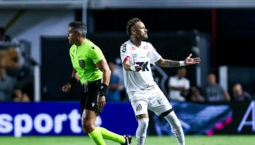 من أجل حلم المونديال.. نيمار يعود للملاعب ويبصم على انتصار سانتوس