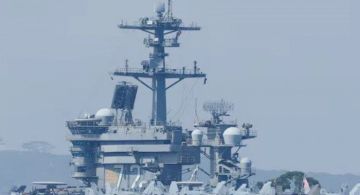 الولايات المتحدة تحث السفن الأمريكية على الابتعاد عن مضيق هرمز