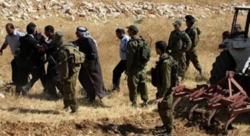 العدو الإسرائيلي ومستوطنيه يواصلون اعتداءاتهم على الفلسطينيين في الضفة الغربية