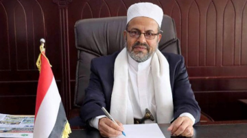 رئيس مجلس القضاء يعزي الرئيس المشاط في وفاة والدته