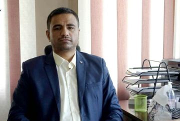 رئيس مؤسسة موانئ البحر الأحمر يعزي الرئيس المشاط في وفاة والدته