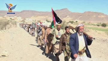 صنعاء .. وقفة ومسير لخريجي دورات طوفان الأقصى بعزلة وادي مرحب في جحانة صنعاء .. وقفة ومسير لخريجي دورات طوفان الأقصى بعزلة وادي مرحب في جحانة