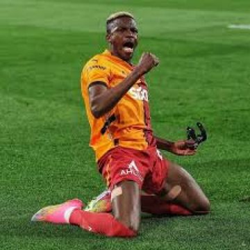 غلطة سراي يسحق عشرة لاعبين من يوفنتوس 5-2