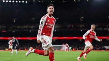 أرسنال يهزم سندرلاند بسهولة ويعزز صدارته للدوري الإنجليزي الممتاز أرسنال يهزم سندرلاند بسهولة ويعزز صدارته للدوري الإنجليزي الممتاز