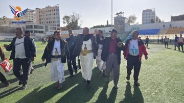 تفقد التجهيزات النهائية لافتتاح ملعب الظرافي في أمانة العاصمة تفقد التجهيزات النهائية لافتتاح ملعب الظرافي في أمانة العاصمة