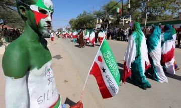 مسؤول رفيع المستوى يستفز الصوماليين بقرار صادم.. ماذا فعل؟