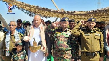 مناورة لوحدات رمزية من مختلف التشكيلات الأمنية بمحافظة ذمار مناورة لوحدات رمزية من مختلف التشكيلات الأمنية بمحافظة ذمار