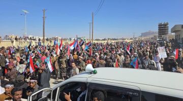 جماهير شبوة تتحدى القمع والإرهاب وتجدد الولاء للجنوب وقيادته السياسية جماهير شبوة تتحدى القمع والإرهاب وتجدد الولاء للجنوب وقيادته السياسية