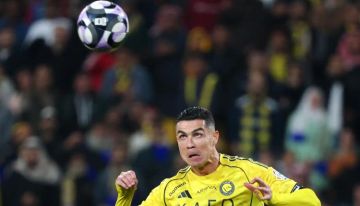 ملايين الدون.. رونالدو يستثمر لبناء 17 ملعبًا في البرتغال