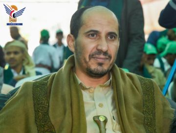 مدير المؤسسة الاقتصادية اليمنية يعزي الرئيس المشاط في وفاة والدته