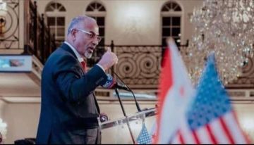 الذي أكد وقوفه خلف الرئيس الزبيدي.. انتقادات لمحاولات تحوير بيان مليونية عدن وتسييس مضامينه الذي أكد وقوفه خلف الرئيس الزبيدي.. انتقادات لمحاولات تحوير بيان مليونية عدن وتسييس مضامينه