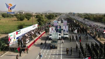 عرض مهيب لوحدات رمزية من التشكيلات الأمنية والتعبئة في محافظة حجة عرض مهيب لوحدات رمزية من التشكيلات الأمنية والتعبئة في محافظة حجة