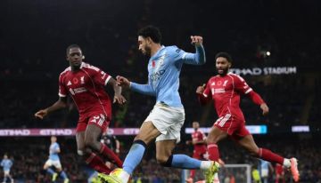 الذكاء الاصطناعي يتوقع نتيجة ليفربول ومانشستر سيتي