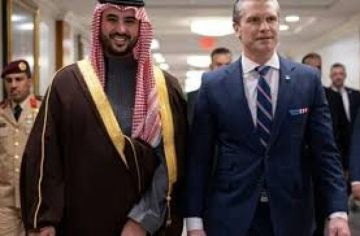 السعودية تبحث تعزيز التعاون العسكري والأمني