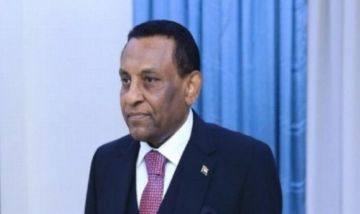 رئيس الوزراء السوداني: نواجه حربا تهدد وجود الدولة رئيس الوزراء السوداني: نواجه حربا تهدد وجود الدولة