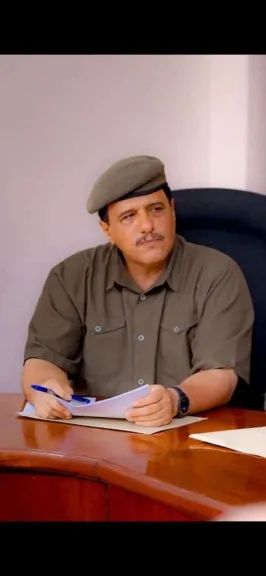 منصب يذهب وشعب يبقى.. نائب مدير أمن عدن يصدم الجميع برده بعد الإقالة