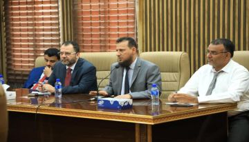 إنذار الـ 90 يوما.. كيف تحول مكتب محافظ عدن إلى غرفة عمليات لتصفية الترهل الإداري؟