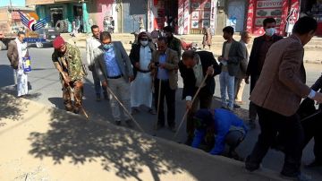 تدشين حملة نظافة شاملة في مختلف مديريات محافظة ذمار تدشين حملة نظافة شاملة في مختلف مديريات محافظة ذمار